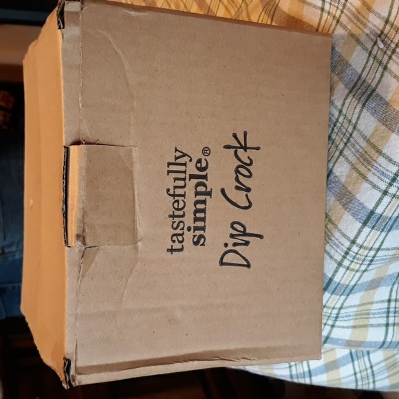 Tastefully Simple Red Dip Crock with spoon - Picture 7 of 7